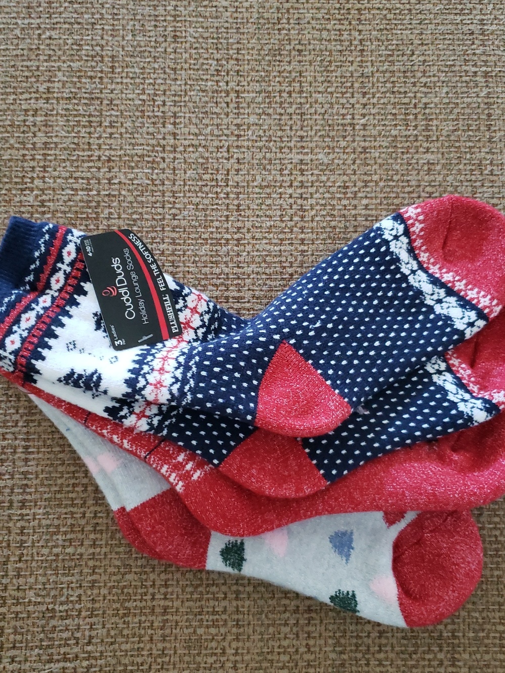 NWT-Cuddl Duds Ladies 3-Pack Patterned Holiday Lounge Socks Ladies Shoe SZ 4-10 - Picture 6 of 8